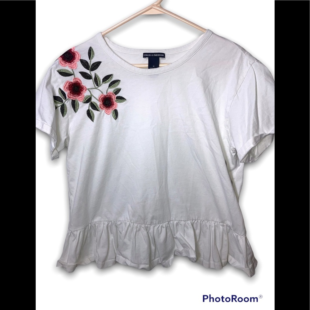 Women's Chelsea & Theodore cotton floral top Size Medium.